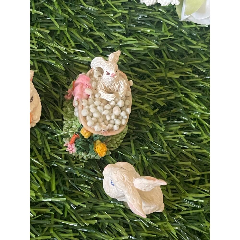 Set of 3 Vintage Retro Resin Easter Bunnies Rabbits - Picture 2 of 6